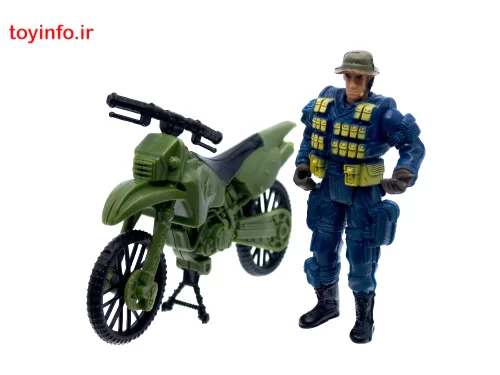نمونه ای از سربازان در کنار موتور ست تکاوران ساحلی، فروشگاه اینترنتی بازار اسباب بازی