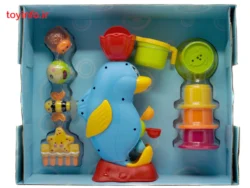 اسباب بازی حمام کودک شامل پنگوئن آبی، لیوانهای مخصوص و عروسک های مختلف